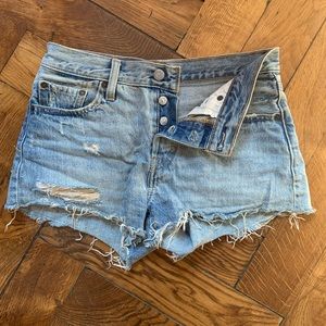 Levi’s Wedgie Jean Shorts
